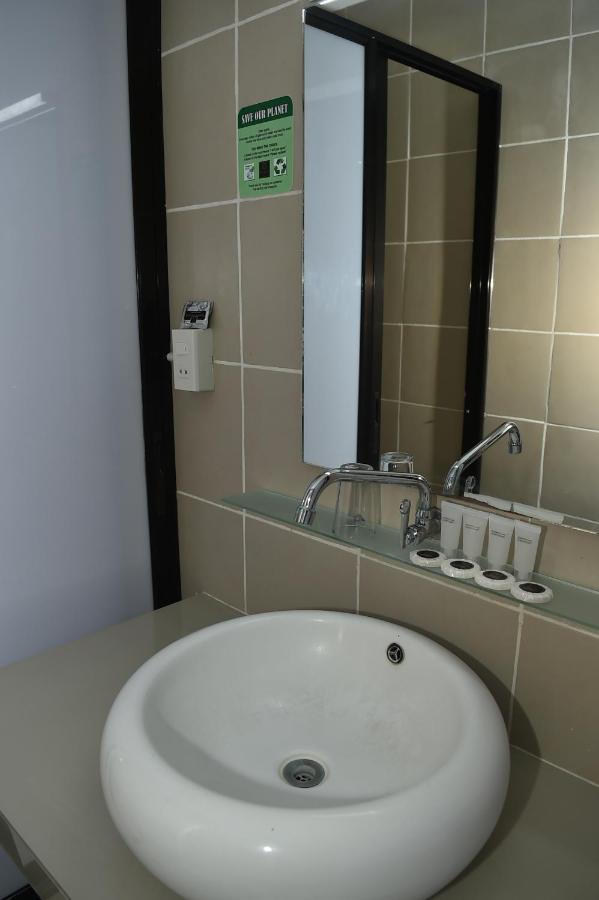 Columbus Plaza Hotel General Santos City Exteriör bild
