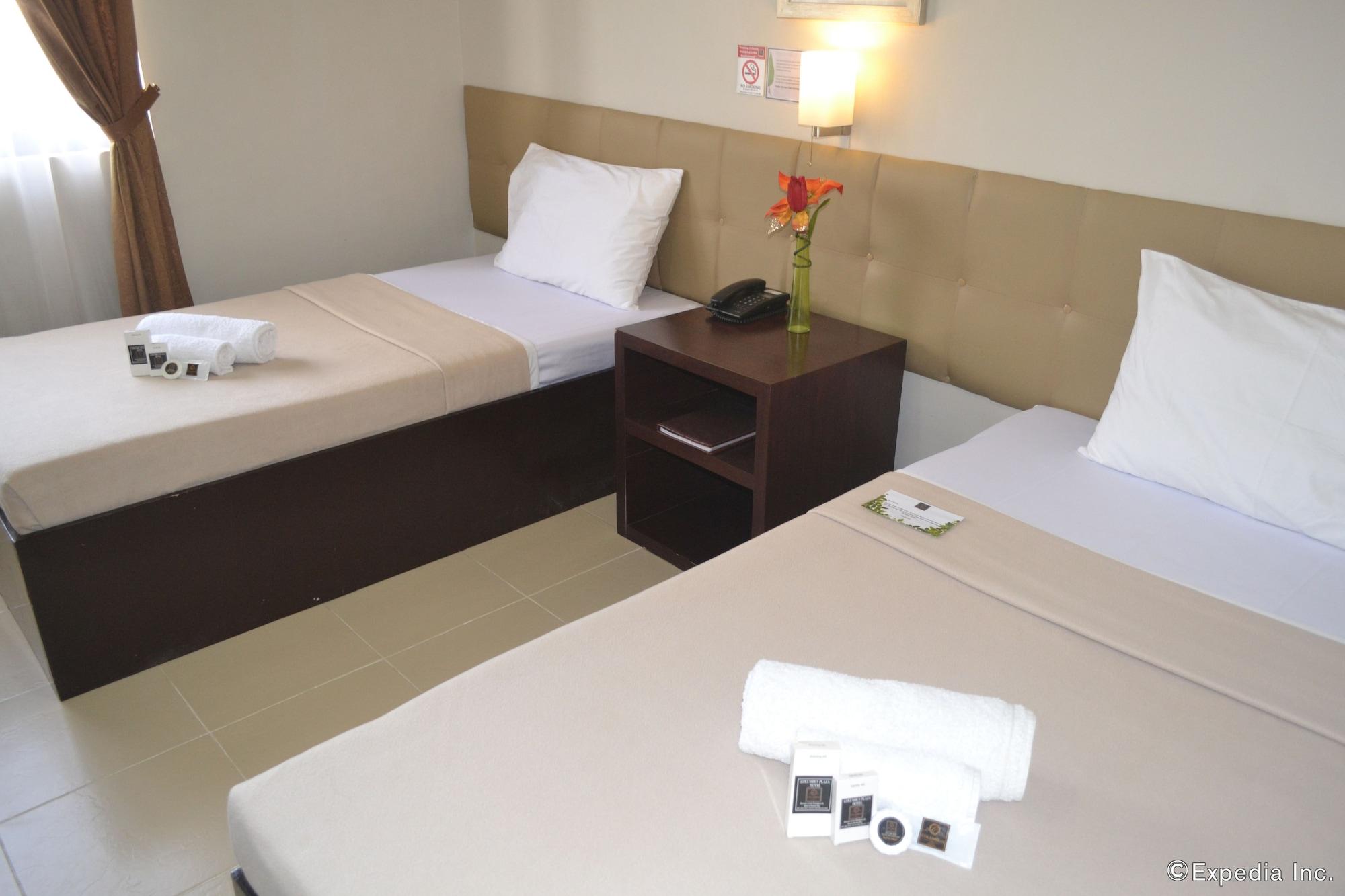 Columbus Plaza Hotel General Santos City Exteriör bild