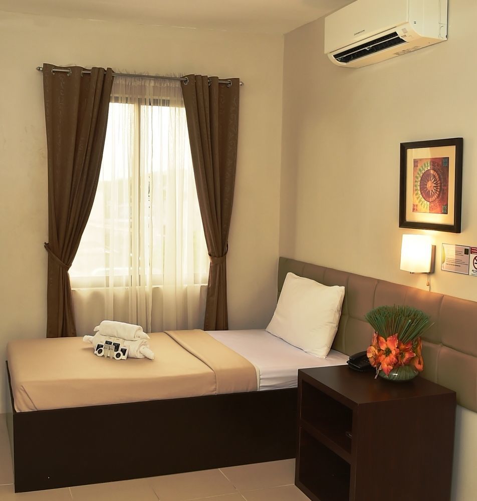 Columbus Plaza Hotel General Santos City Exteriör bild