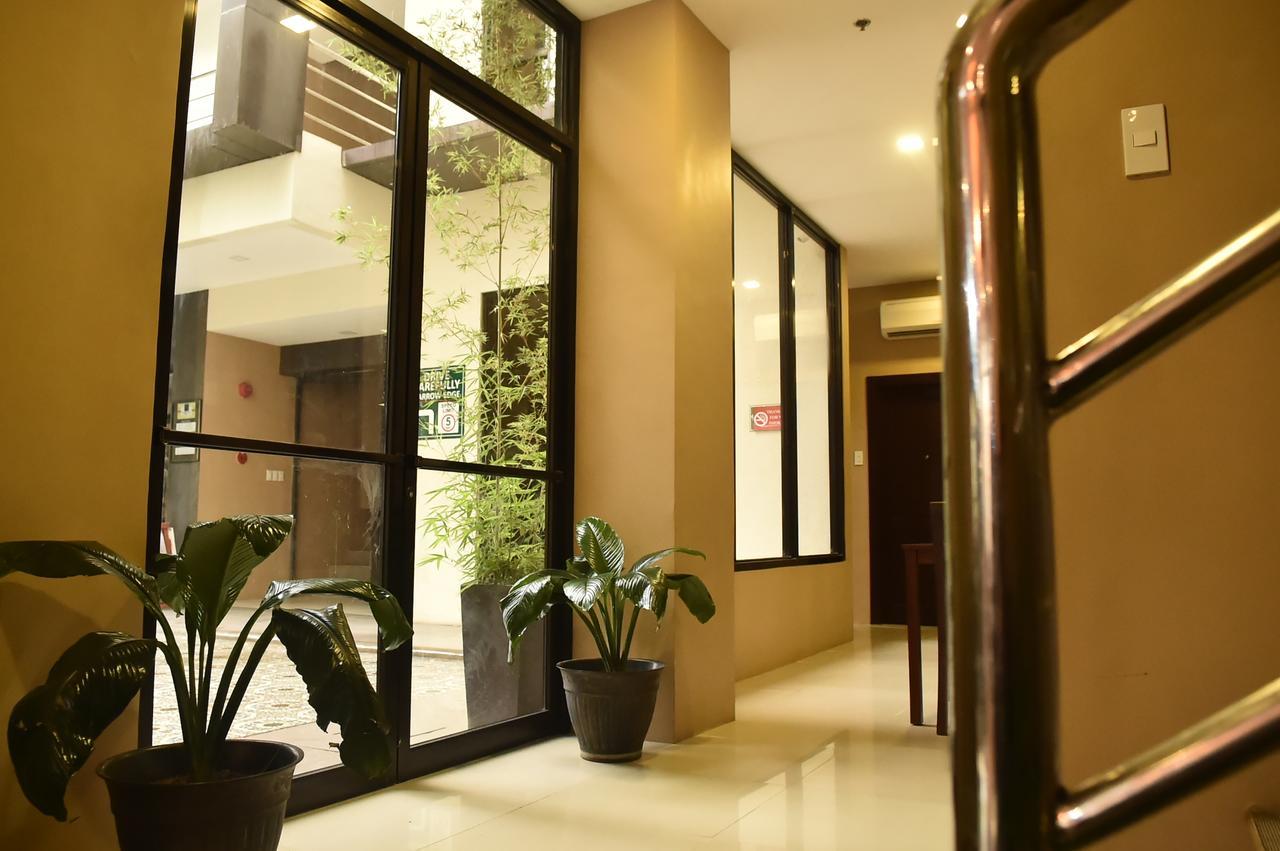Columbus Plaza Hotel General Santos City Exteriör bild