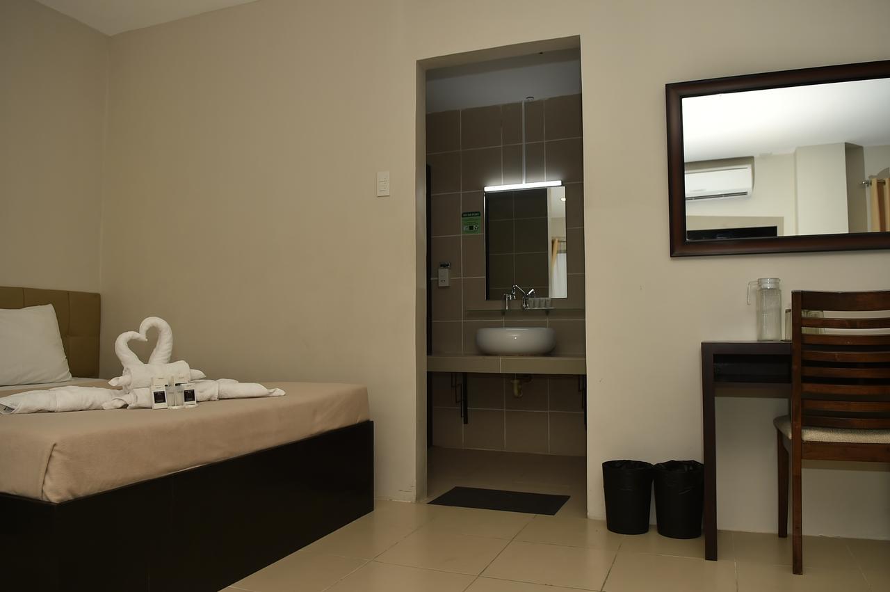 Columbus Plaza Hotel General Santos City Exteriör bild