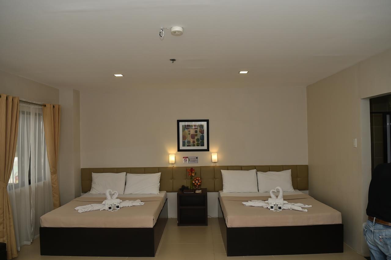 Columbus Plaza Hotel General Santos City Exteriör bild