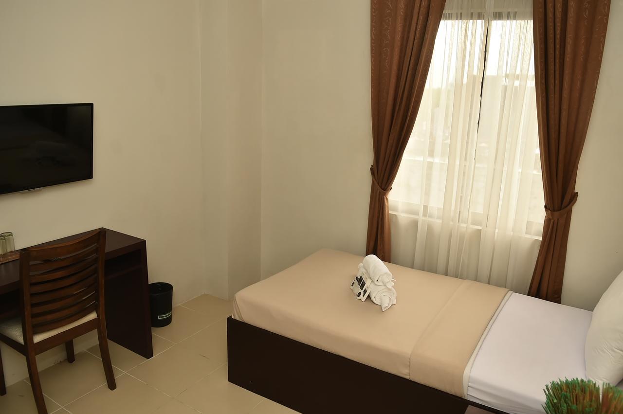 Columbus Plaza Hotel General Santos City Exteriör bild