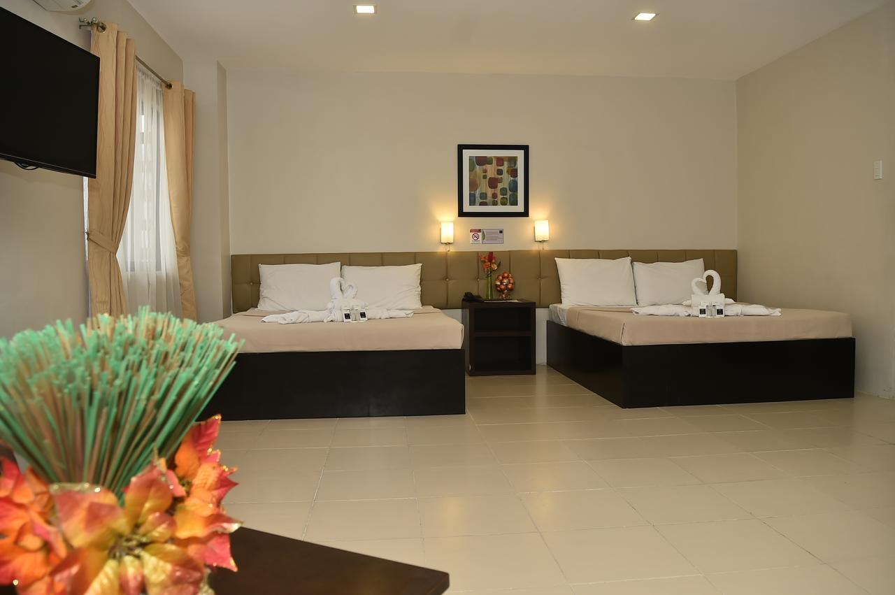 Columbus Plaza Hotel General Santos City Exteriör bild