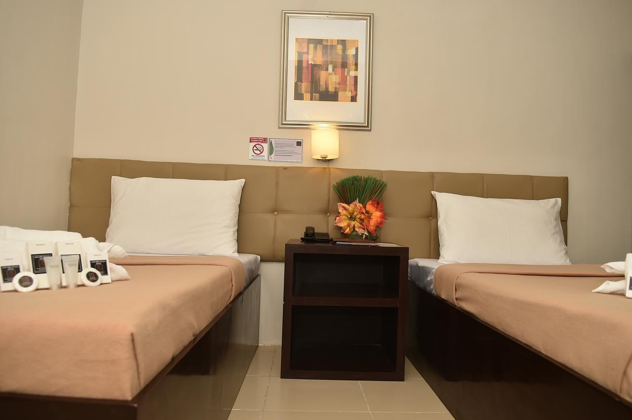 Columbus Plaza Hotel General Santos City Exteriör bild