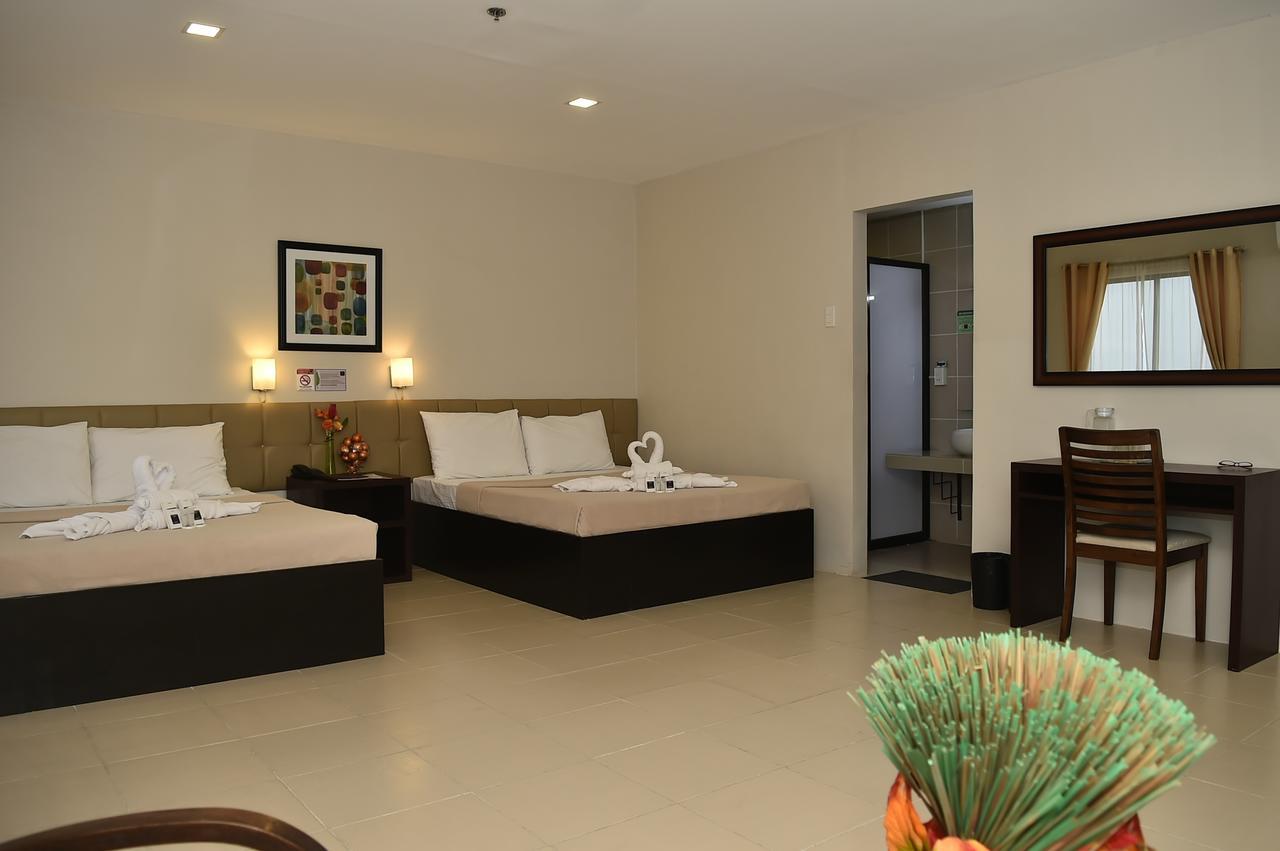 Columbus Plaza Hotel General Santos City Exteriör bild